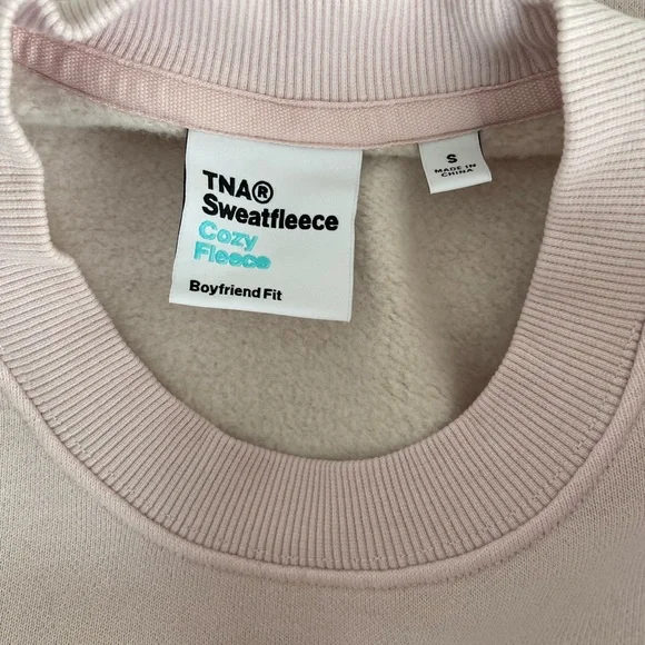 Aritzia cozy fleece boyfriend sweatshirt - cute bunny design - Picture 9 of 9